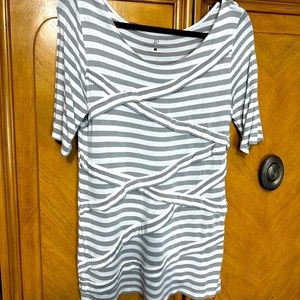 Like new size L short sleeve blouse